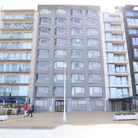 In By The * Nieuwpoort
